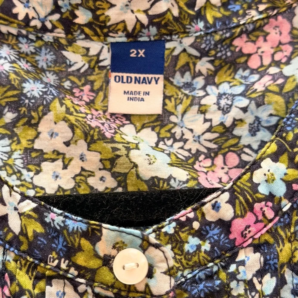 Old Navy Floral Cotton Pintuck Blouse Sz 2X - Picture 6 of 9